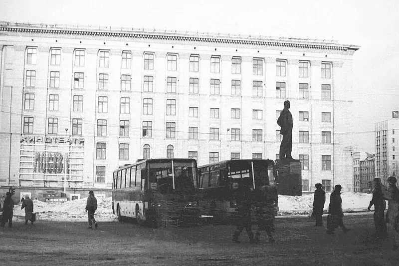 Monument &agrave; Vladimir Ma&iuml;akovski sur la place Ma&iuml;akovski &agrave; Moscou