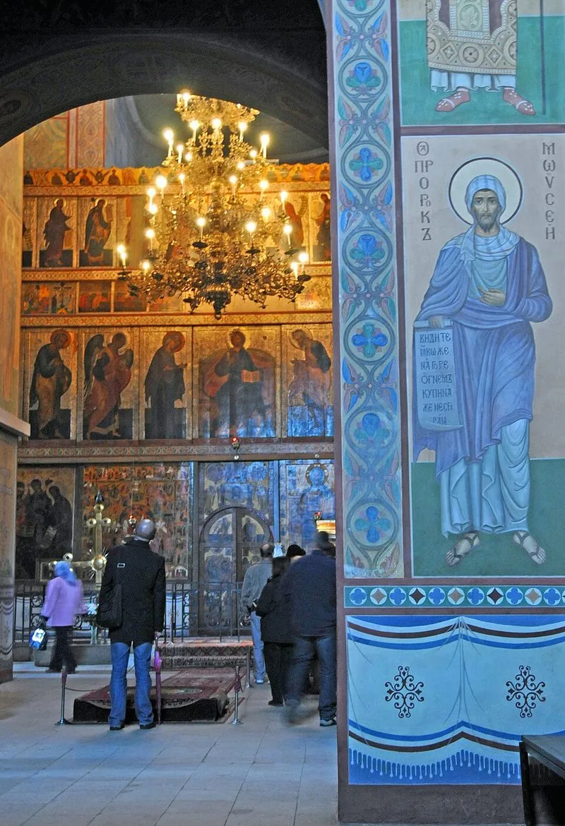 Int&eacute;rieur de la cath&eacute;drale Saint-Vladimir, iconostase et fresques
