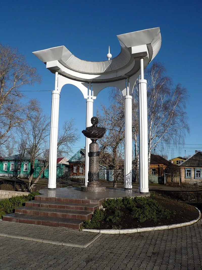 Monument &agrave; Marina Tsveta&iuml;eva &agrave; Elabouga, lieu de son suicide en 1941