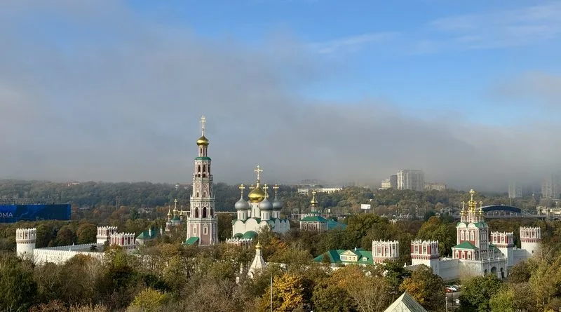 Monument funéraire de Khrouchtchev par Ernst Neizvestny au cimetière de Novodiévitchi